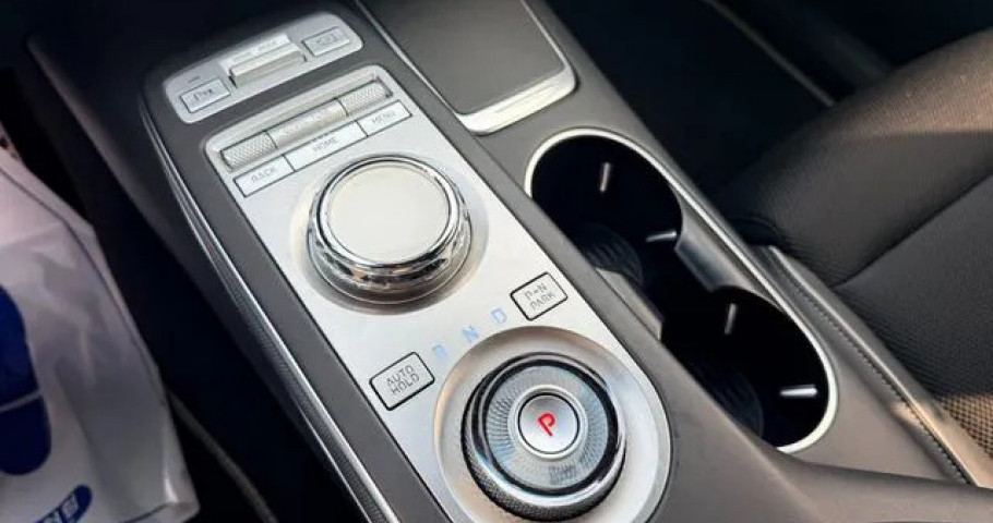 Genesis Gv70 