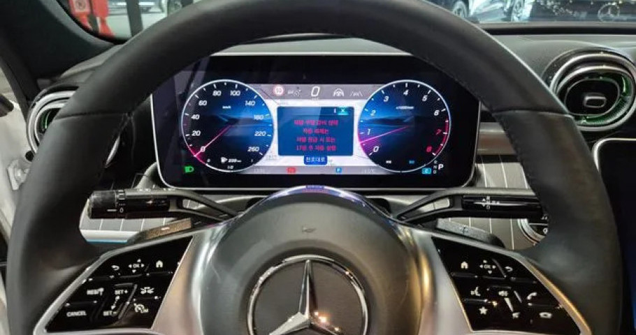 Mercedes-Benz C-Class 