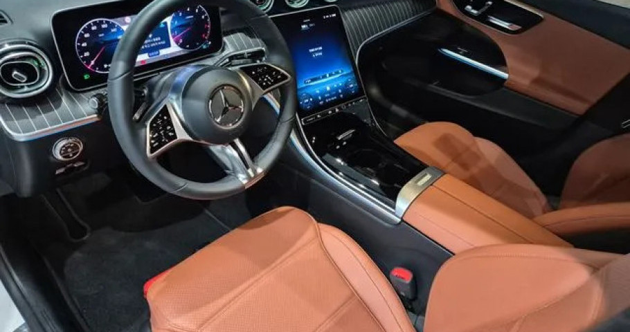 Mercedes-Benz C-Class 