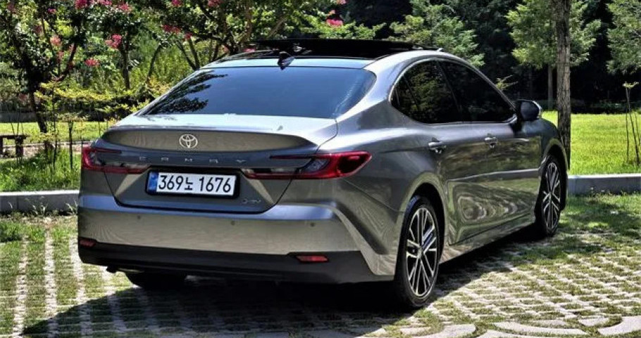 Toyota Camry 