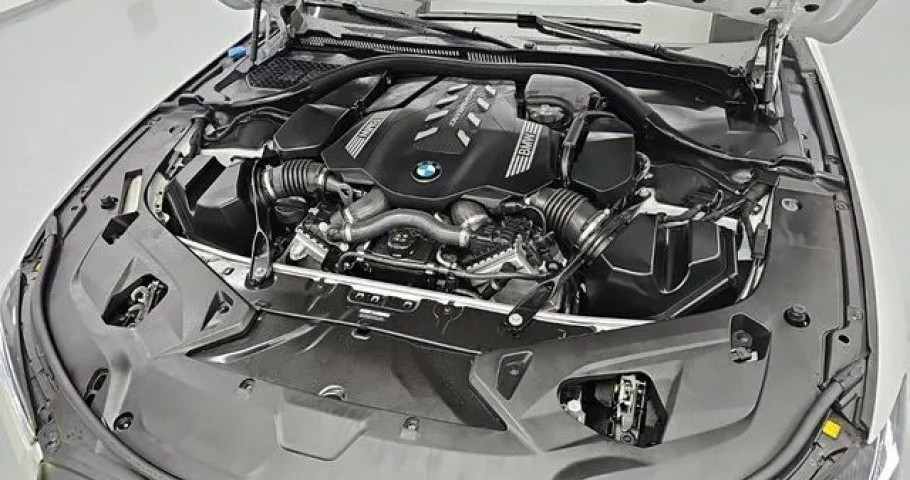 Bmw 8-Series 