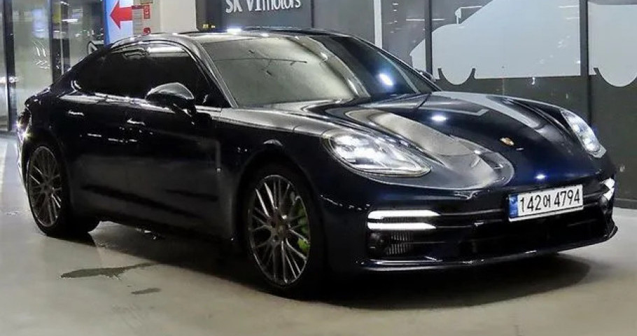 Porsche Panamera 