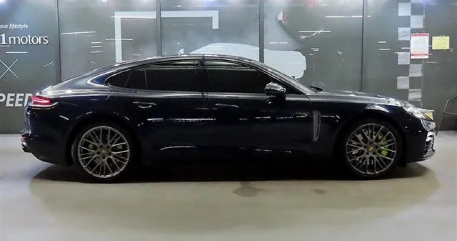 Porsche Panamera 