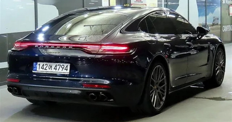 Porsche Panamera 