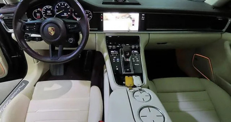 Porsche Panamera 