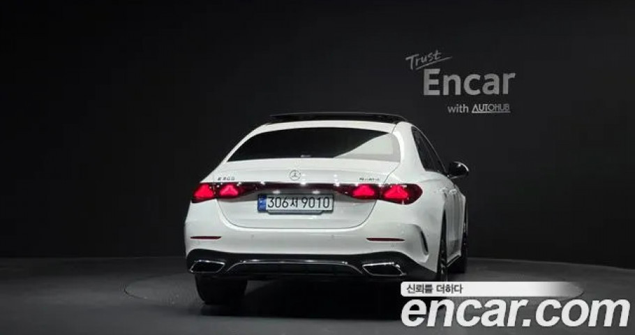 Mercedes-Benz E-Class 