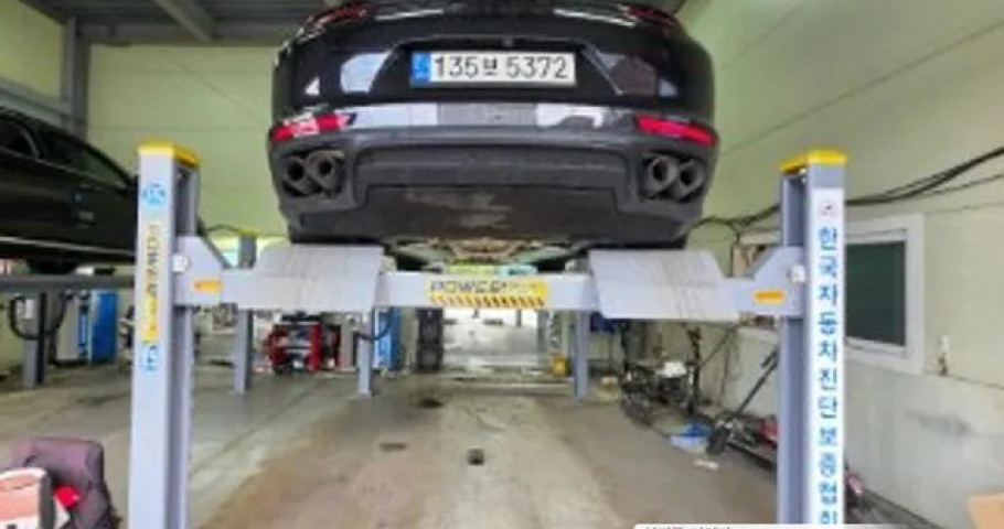 Porsche Panamera 
