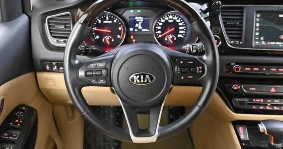 Kia Carnival 