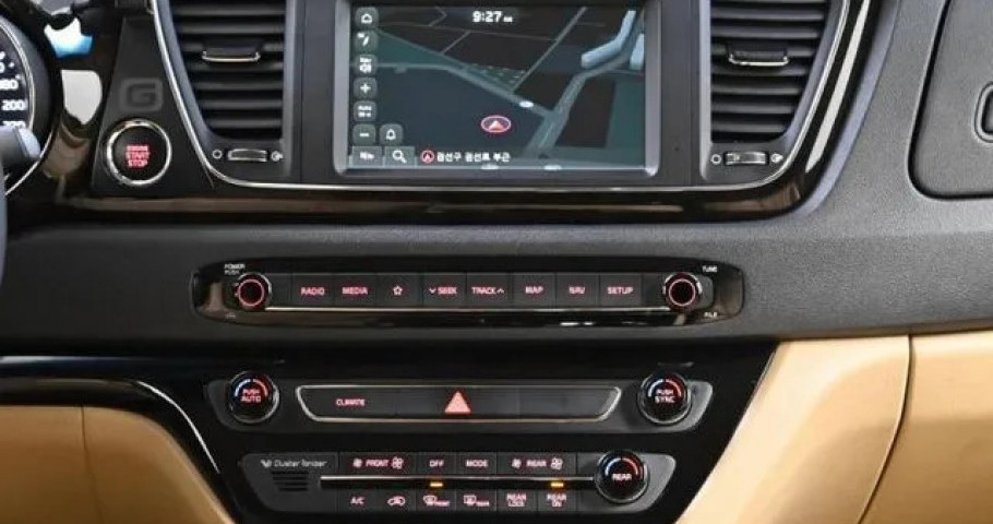 Kia Carnival 