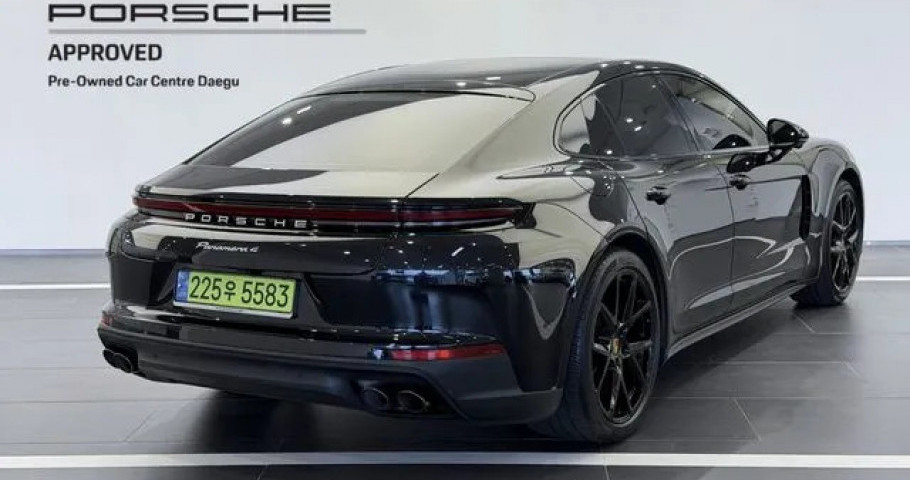 Porsche Panamera 