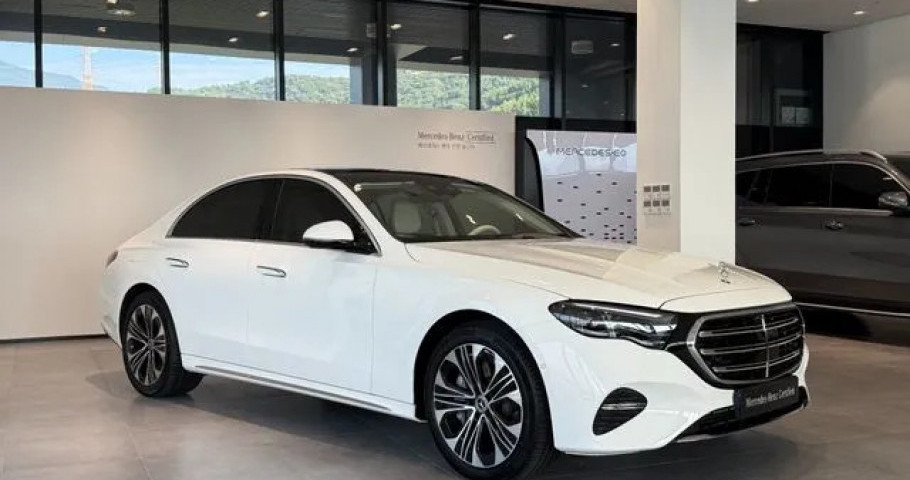 Mercedes-Benz E-Class 