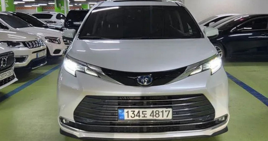 Toyota Sienna 