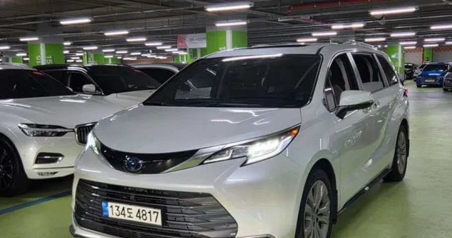 Toyota Sienna 