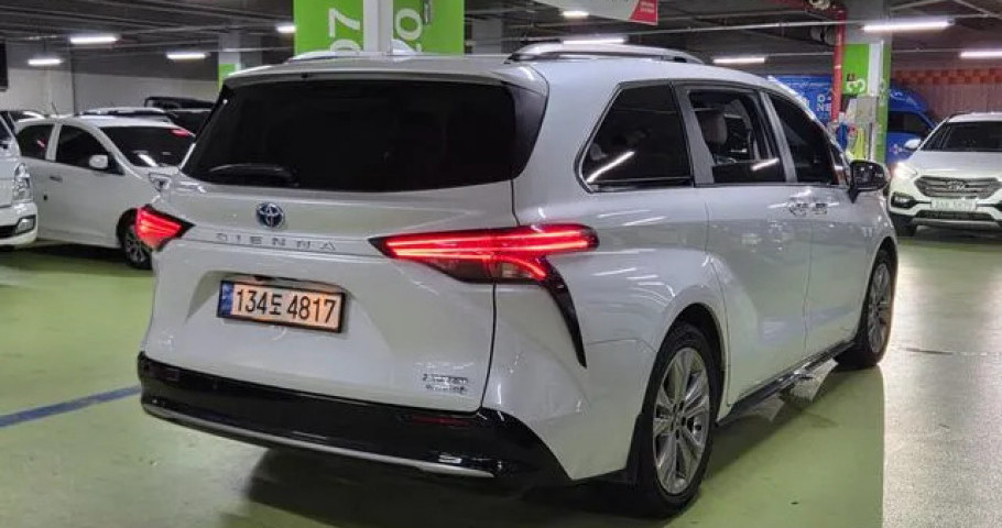 Toyota Sienna 