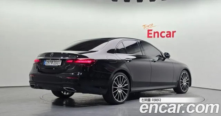 Mercedes-Benz E-Class 