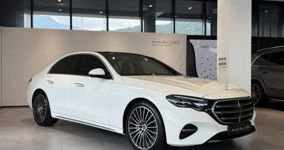 Mercedes-Benz E-Class 