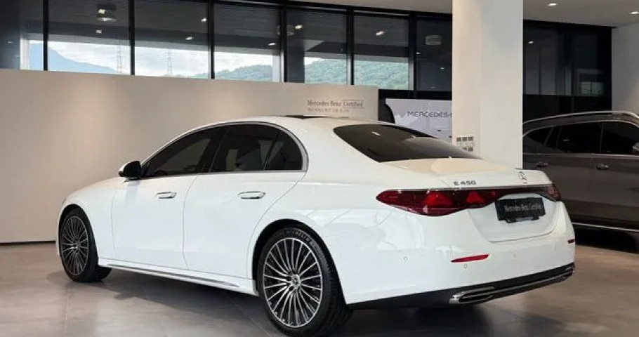 Mercedes-Benz E-Class 