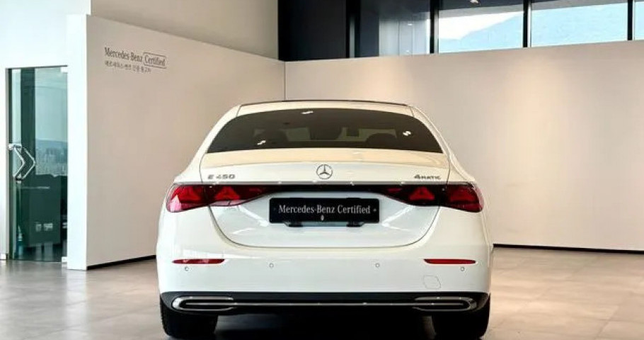 Mercedes-Benz E-Class 