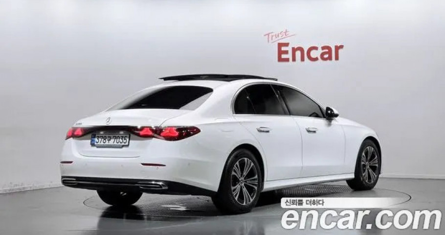 Mercedes-Benz E-Class 