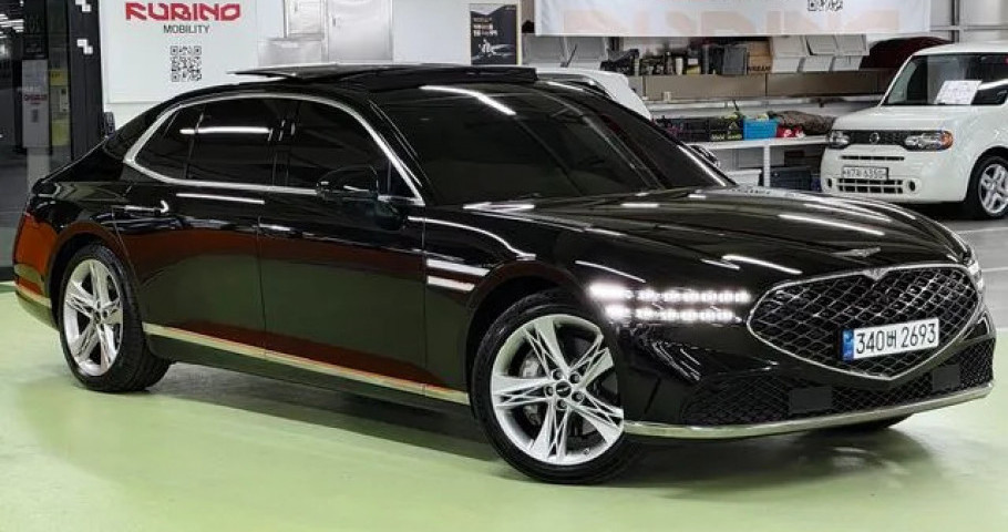 Genesis G90 
