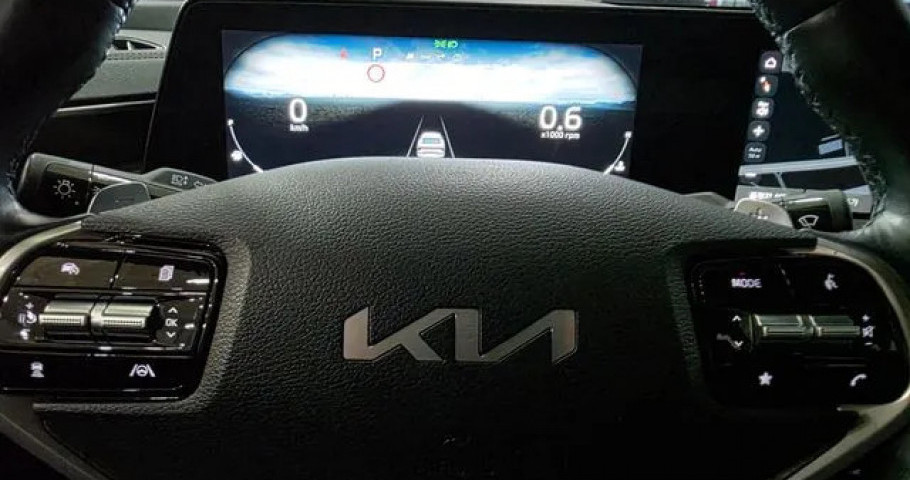 Kia K8 