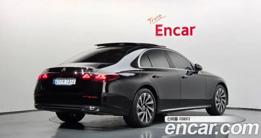 Mercedes-Benz E-Class 