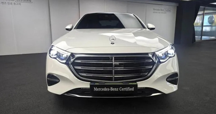 Mercedes-Benz E-Class 