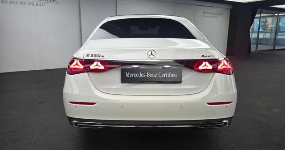 Mercedes-Benz E-Class 