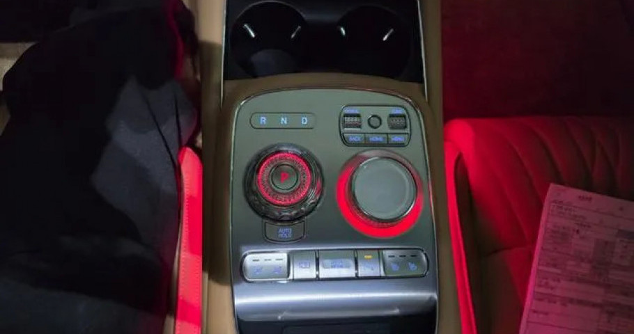 Genesis G90 