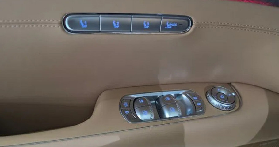 Genesis G90 