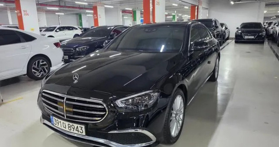 Mercedes-Benz E-Class 