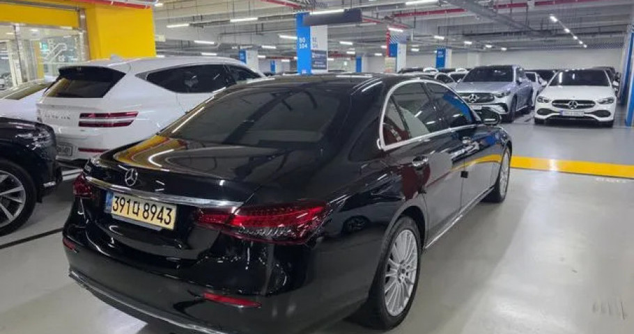 Mercedes-Benz E-Class 