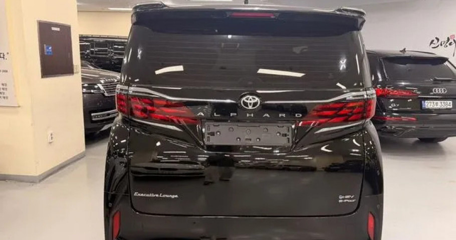 Toyota Alphard 
