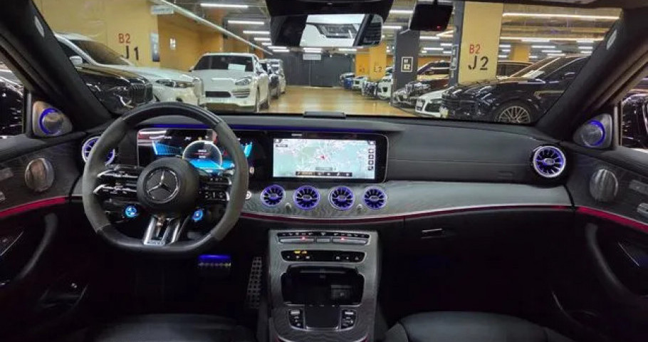 Mercedes-Benz E-Class 
