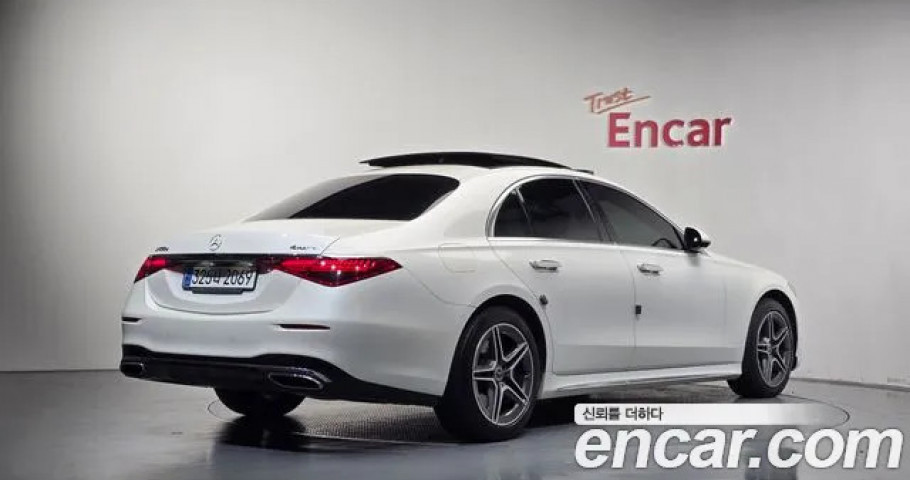 Mercedes-Benz S-Class 