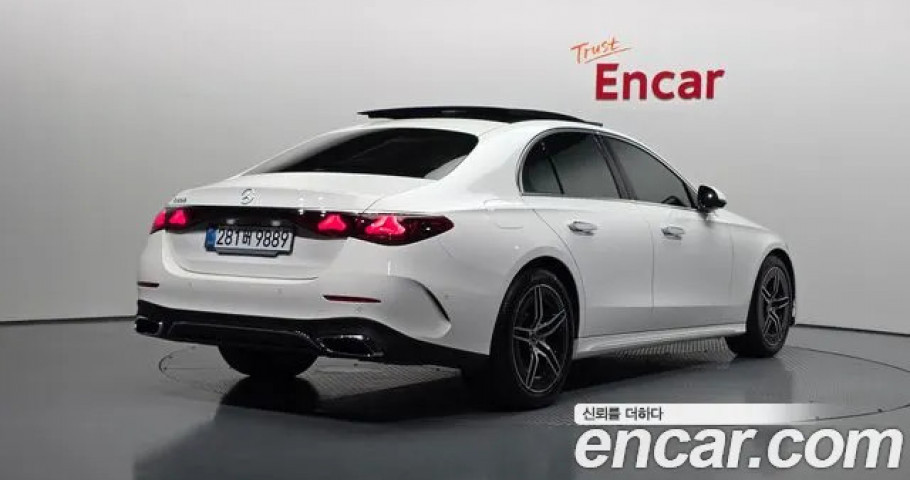 Mercedes-Benz E-Class 