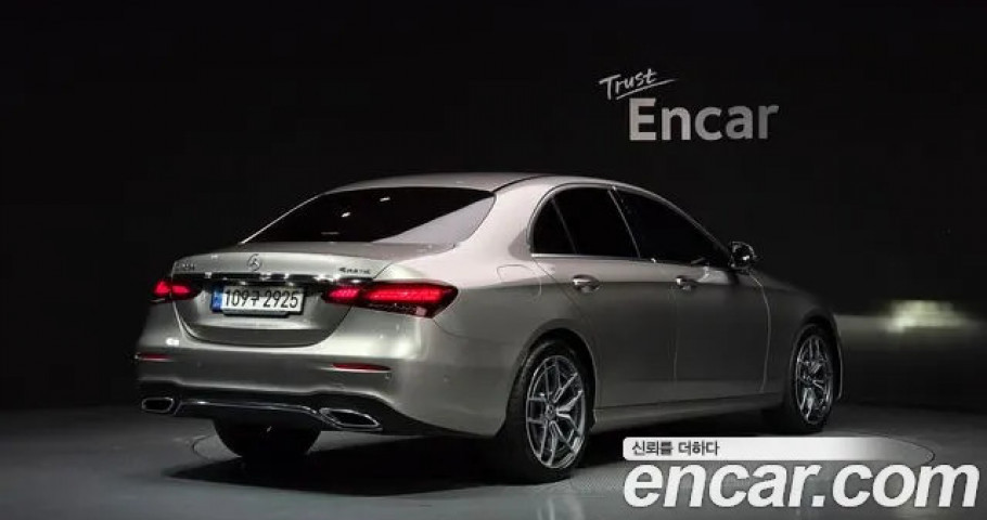 Mercedes-Benz E-Class 
