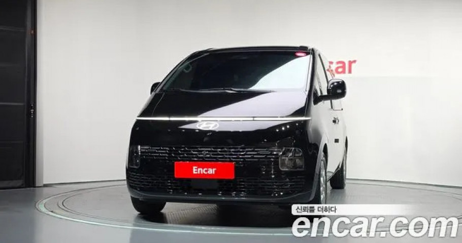 Hyundai Staria 