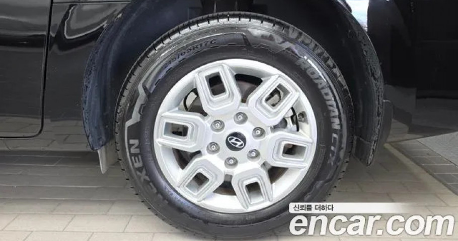 Hyundai Staria 