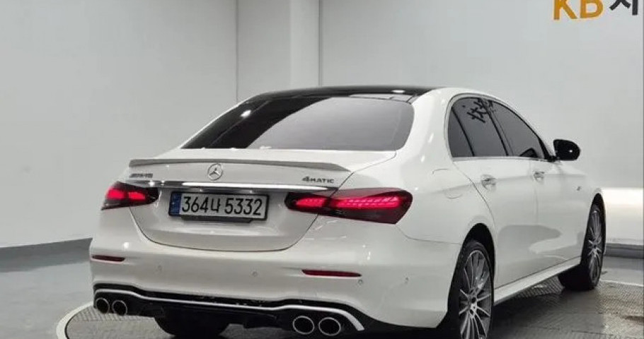 Mercedes-Benz E-Class 