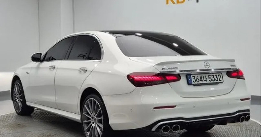 Mercedes-Benz E-Class 