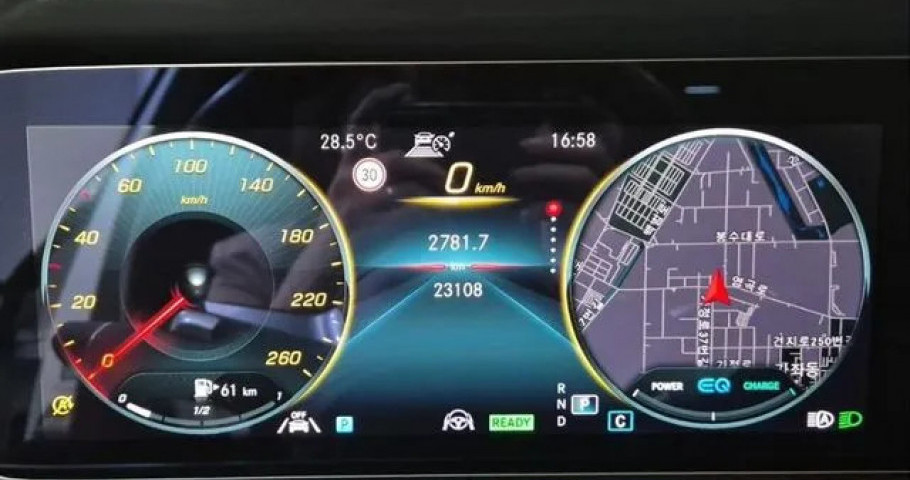 Mercedes-Benz E-Class 