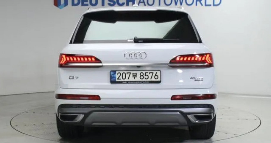 Audi Q7 
