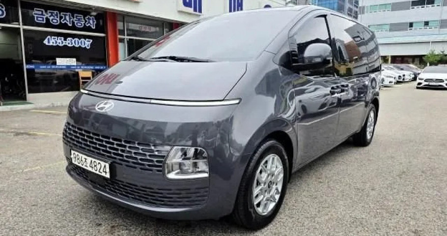 Hyundai Staria 