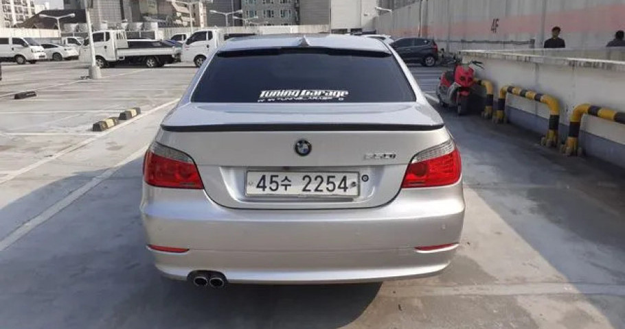 BMW 5-Series 