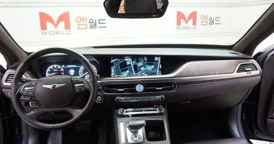 Genesis G90 