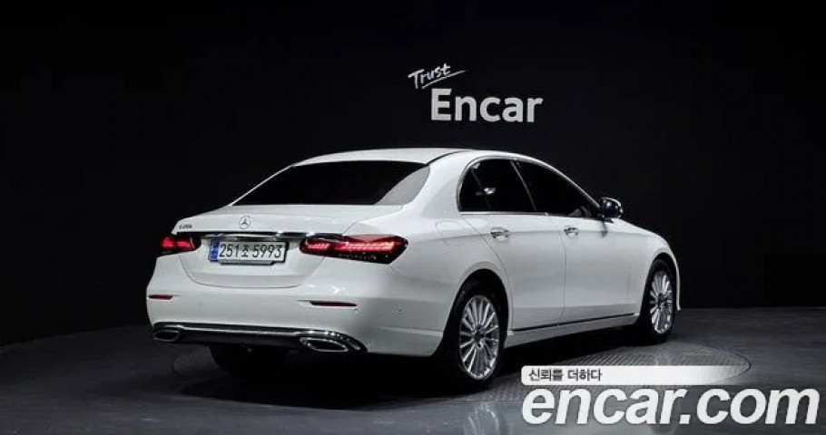 Mercedes-Benz E-Class 