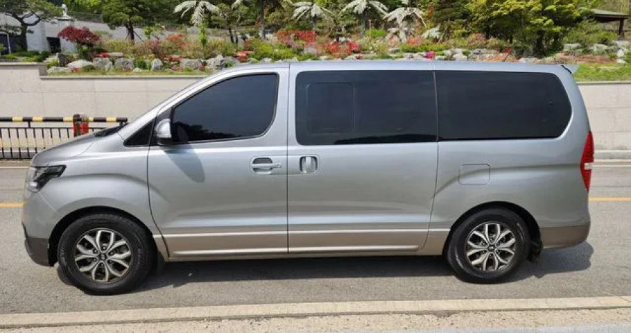 Hyundai Starex 