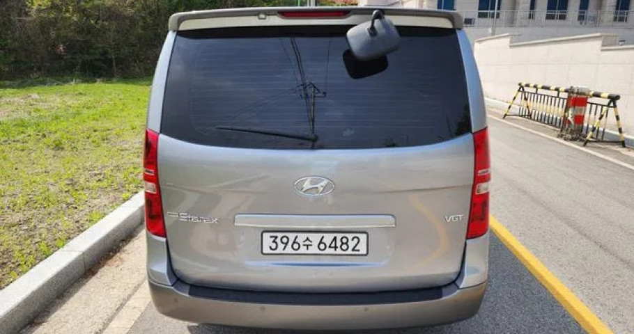 Hyundai Starex 