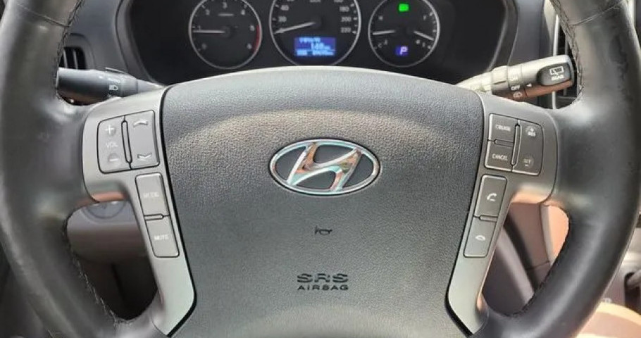 Hyundai Starex 